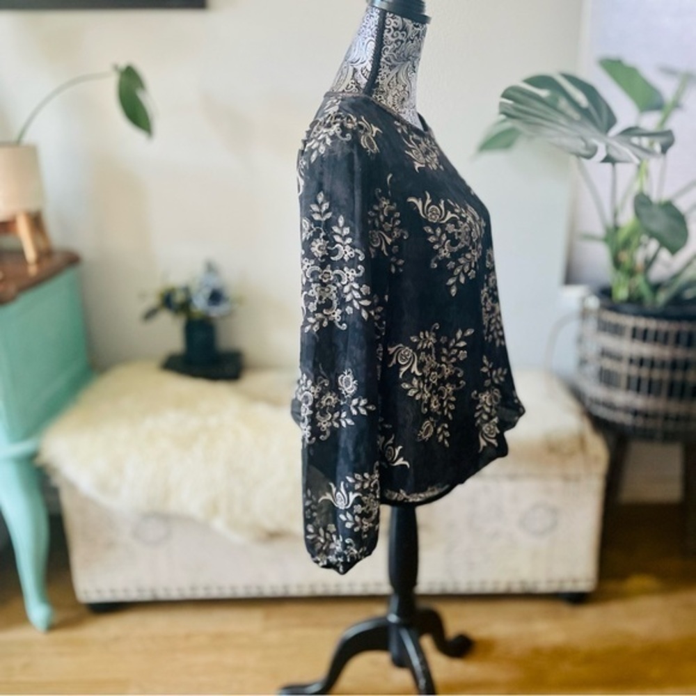 Sheer Split Back Cinch Waist Long Sleeve Blouse - Picture 2 of 9